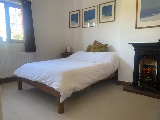 Beautiful Double Bedroom with Shower Room Main Photo