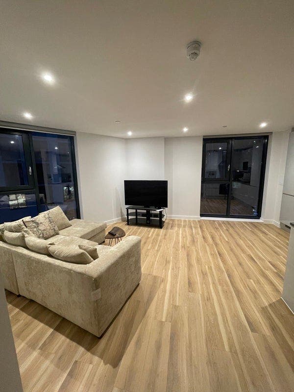 Castle Park View Ensuite | Gym, Lounge, Concierge Main Photo