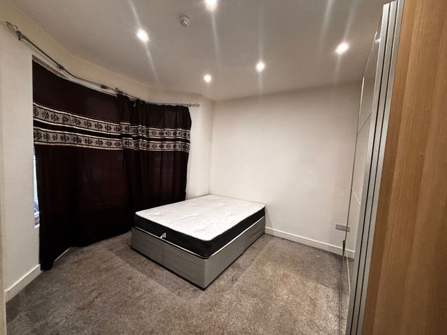 Two Rooms to Rent Ilford Lane, Ilford Main Photo