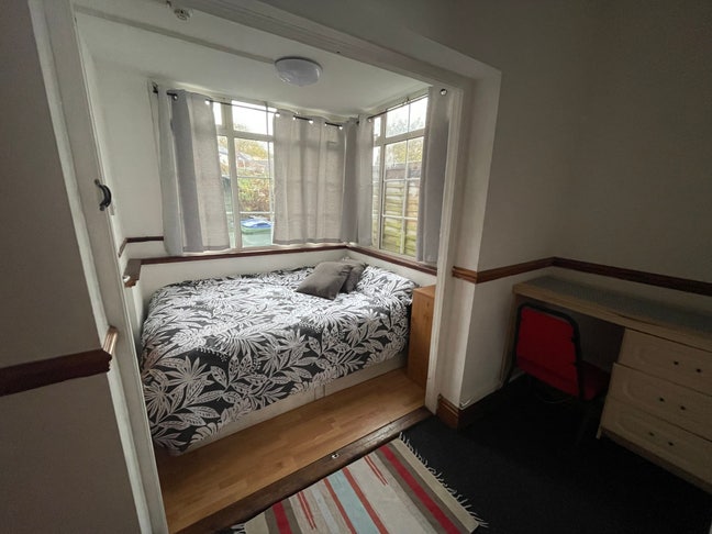 Furnished Room in Wednesbury House share Main Photo