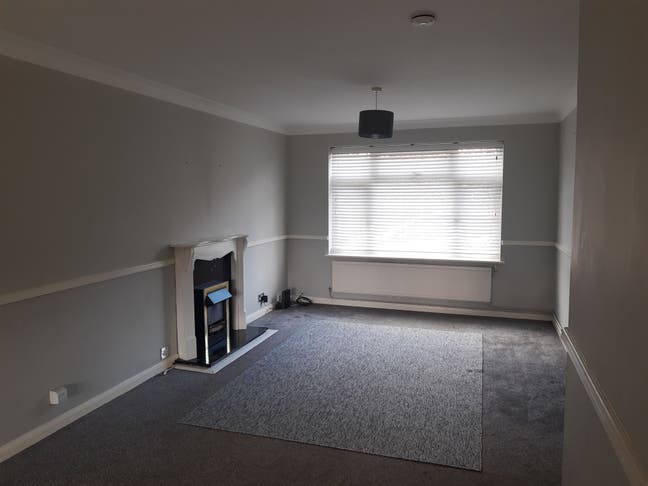 Single room in spacious detached house Main Photo