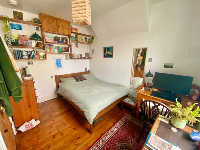 Lovely wooden room in 4bed Hanover ☀️🌷 Main Photo
