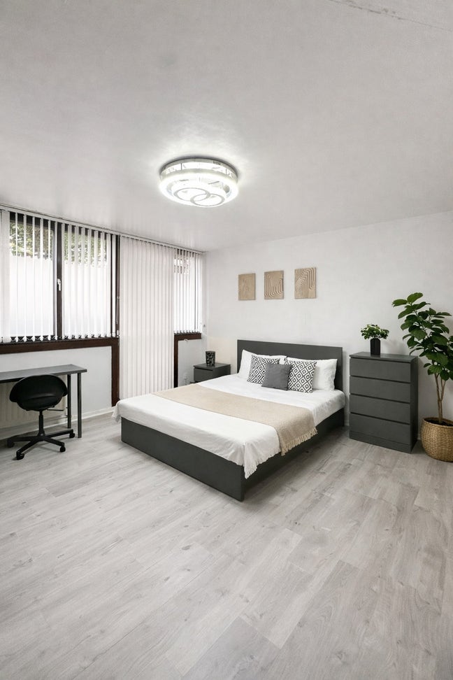 🌿 Extra-Large Double Room with Private Garden Main Photo