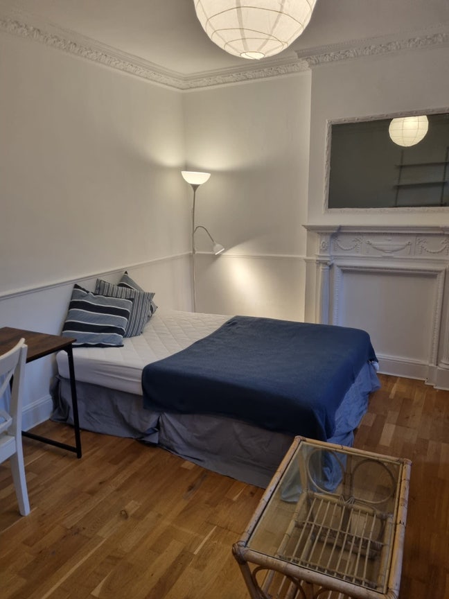 HUGE double, 3 mins from Southfields tube! Main Photo