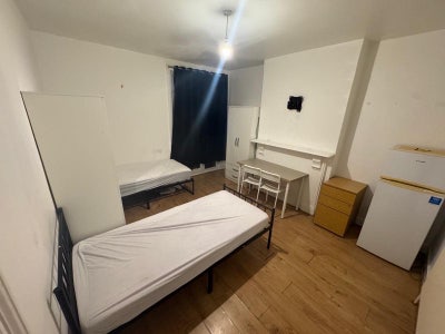 ✨ 🛏️ Double Room to Let in/ Lewisham  Main Photo