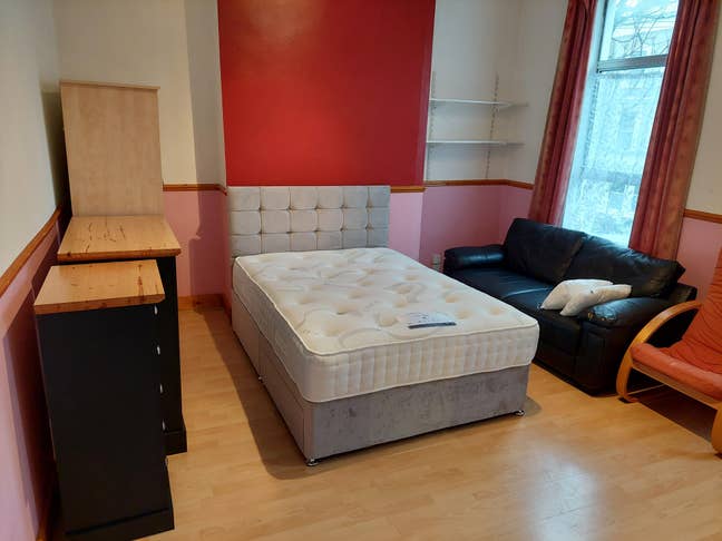 Double Room for single use available in Holloway  Main Photo