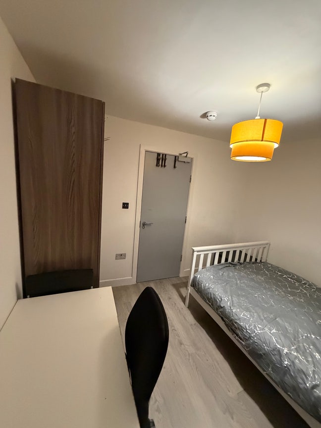 Amazing double room next to all saints BILL INC Main Photo