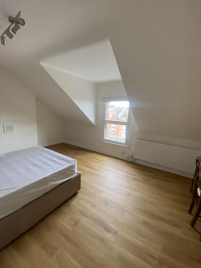 A cosy room in Finsbury Park, available soon Main Photo