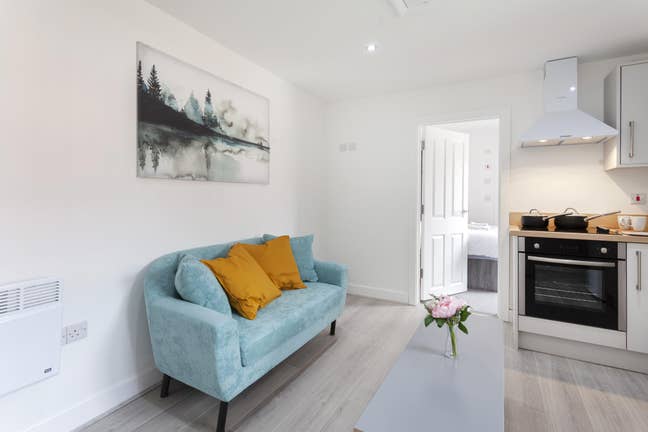 Cosy Part-furnished , Entire Apartment Main Photo