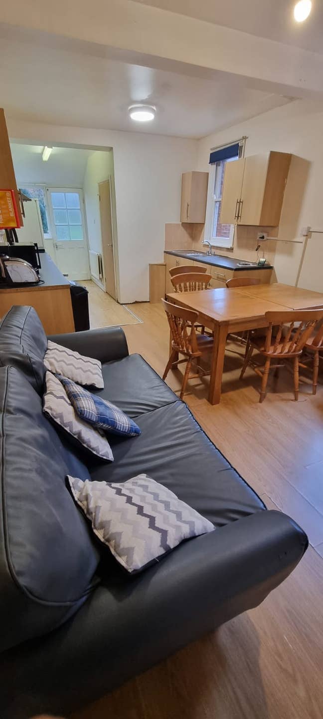 Spacious Fully Furnished Double Room – Cowley, Oxf Main Photo