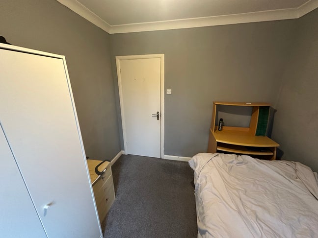 Student Room for Rent - Guildford Main Photo