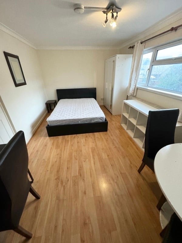 🏡 Master Room Available – All Bills Included ✨ Main Photo