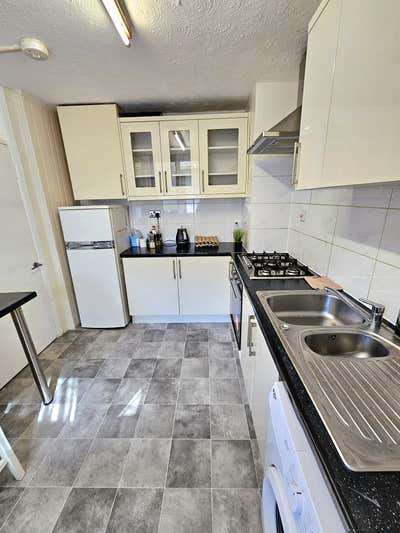 ♥️Bow/Victoria Park*3 Rooms in the Same Property♥️ Main Photo