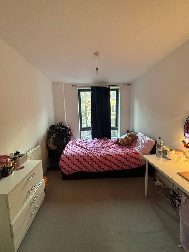 1 Double Room in Stepney Green  Main Photo