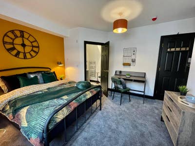 Ensuite Room | Modern & All Bills Inc | Manchester Main Photo