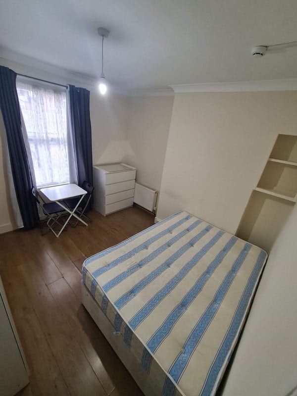 ✨ 🛏️ Double Room for Single Use- Willesden Main Photo