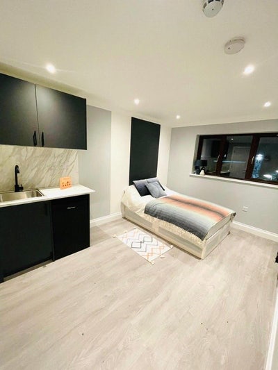 ✨ 🏡 Self- Contained Studio to Let in/Canning Town  Main Photo