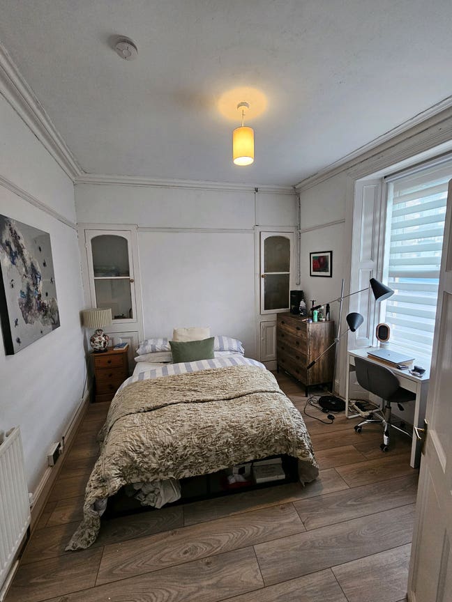 Cosy double Bedroom in a quiet area Main Photo