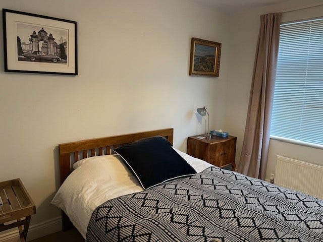 Gorgeous room in spacious, light, peaceful house Main Photo