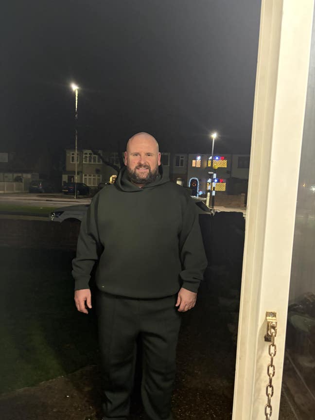 Professional Male seeks a single or double room Main Photo