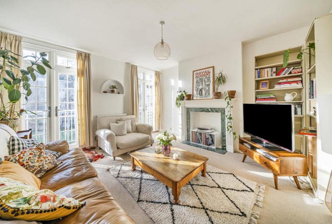 One room available in a beautiful Camberwell house Main Photo