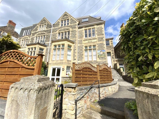 Double room in a spacious Flat - Redland Main Photo