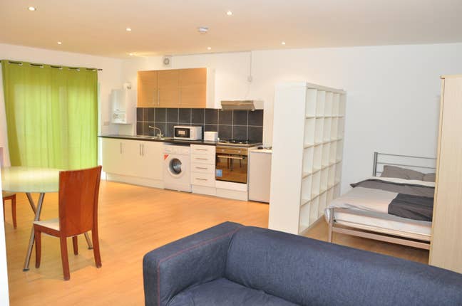 Move/View Asap✅ ZoNE2! Spacious Studio Main Photo