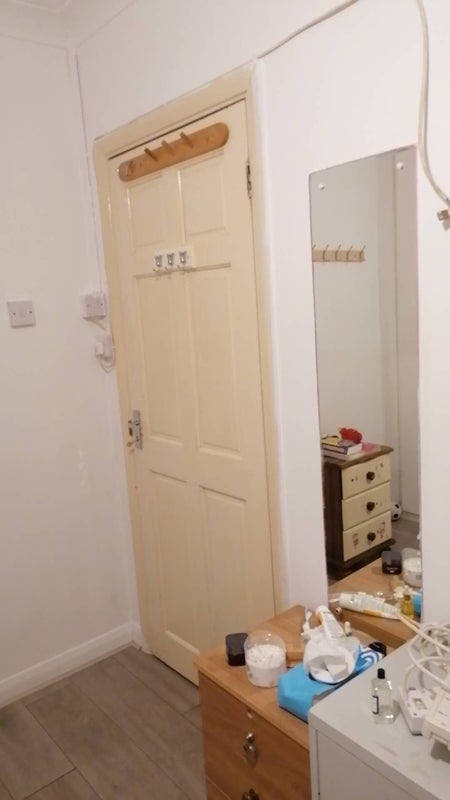 One room to rent  Main Photo