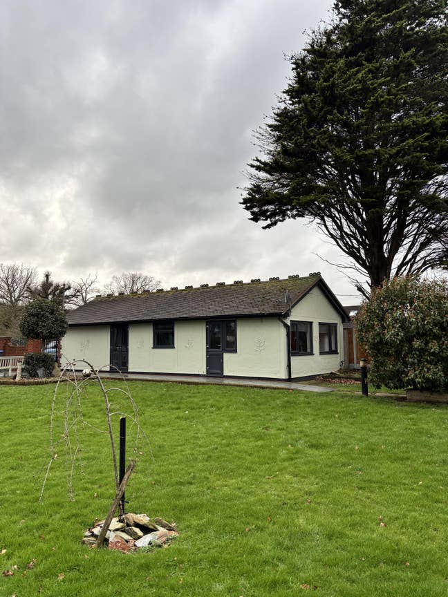 2  Bedroom Annexe Bills Included  Main Photo