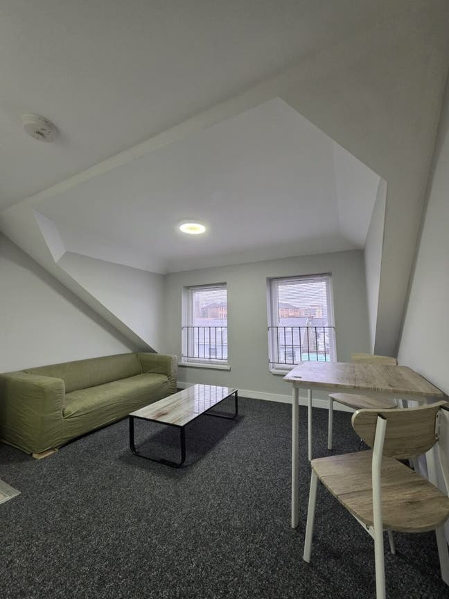 Well Presented 2 Bed Flat near City Centre Main Photo