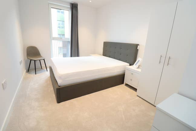 Southall Double – Modern + Gym! Main Photo