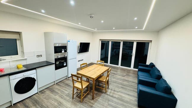 Brand New Double Rooms Near Ruislip HA4 Main Photo