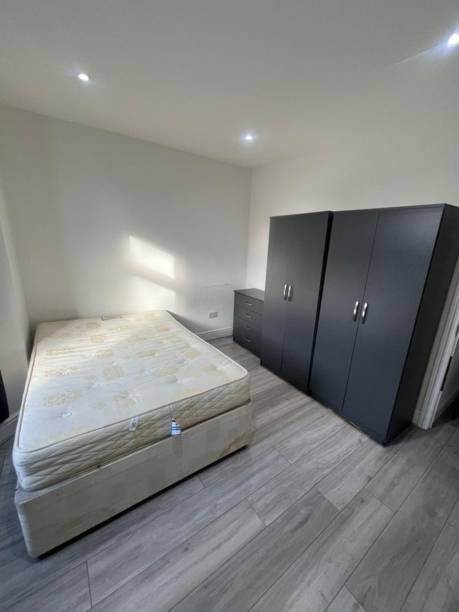 ✨ 🛏️ Double Room to Let in - Cricklewood Main Photo