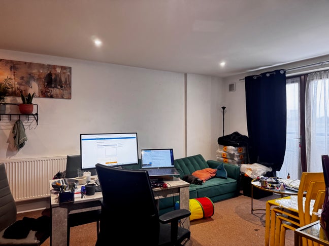 One bedroom in Bow E3 Main Photo