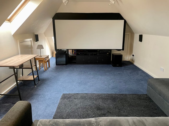 Large room to let in home with Christian family  Main Photo