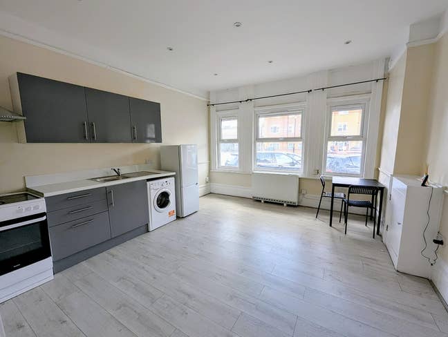 Cosy 1-Bed in Palmers Green (Single Family unit) Main Photo