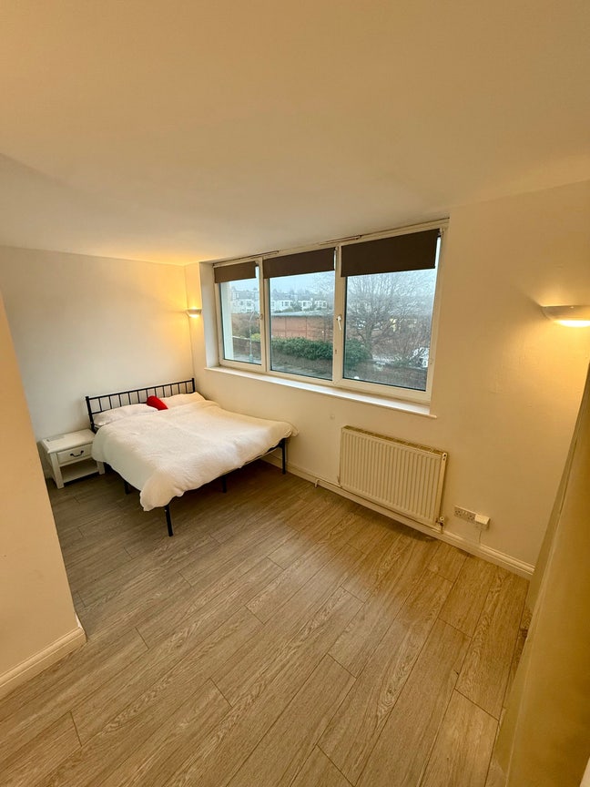 Spacious Double Rooms - Bills Included - Hove Main Photo