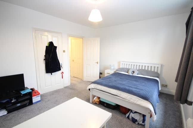 🏡Short Let Available Now!! Large Ensuite! W5🏡 Main Photo