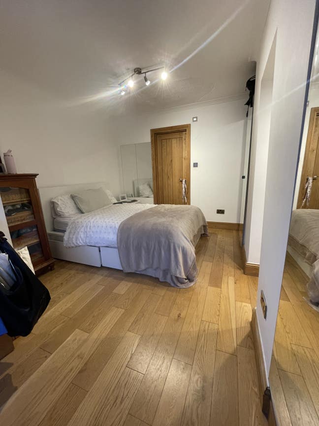 Double room for rent in South Hampstead  Main Photo
