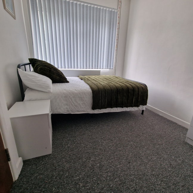 Fully Furnished Double Room - Bills Included  Main Photo