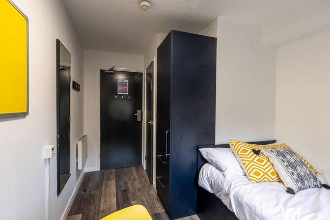 Ensuite Room Nearby to Universities  Main Photo