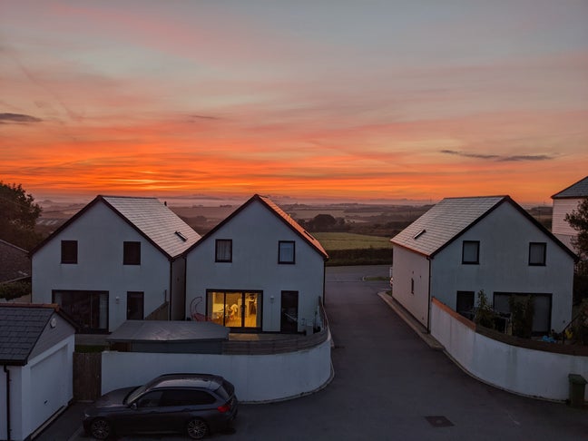 En-suite double room available in Cubert Main Photo