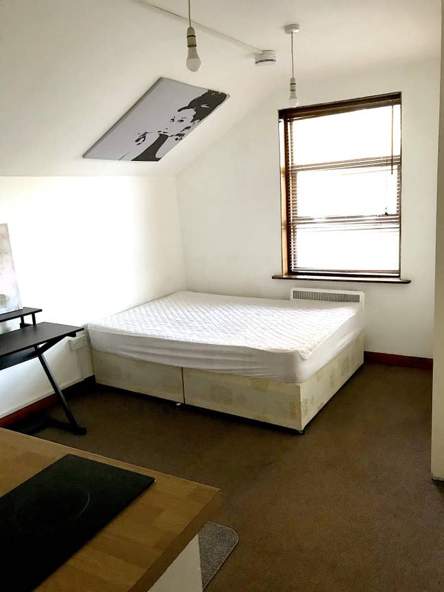 Peaceful bright Studio, Zone 2. 20 mins central  Main Photo