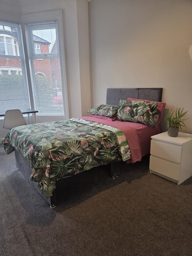 💚  Double Room off Whitegate Drive Main Photo