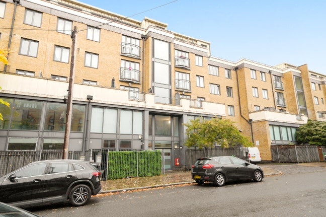 Luxury 2 bed, 2 bath Apartment, Bow E3 Main Photo