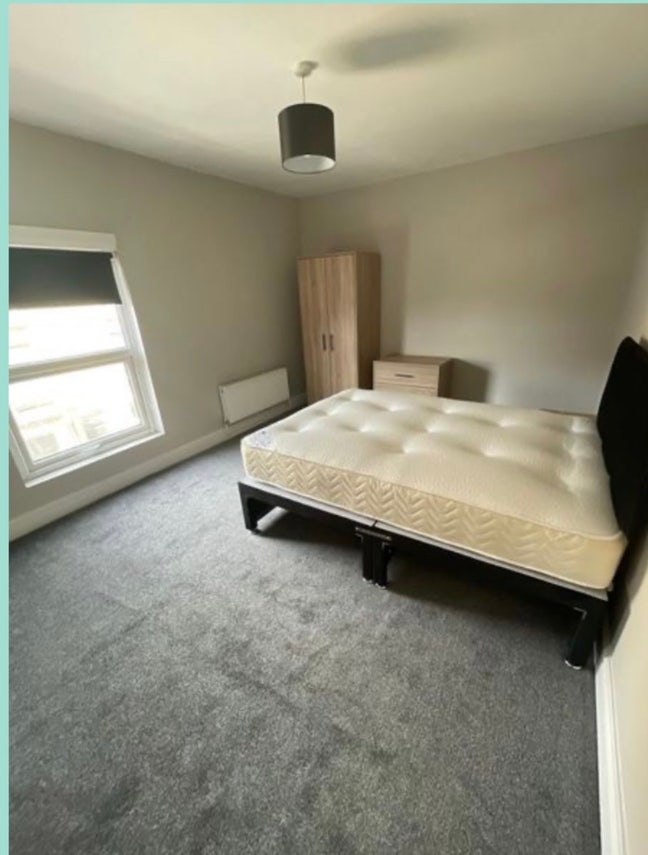 Double room to let Main Photo