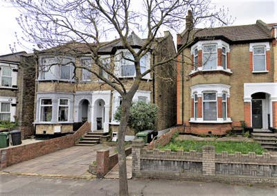 Fantastic four bed house with Garden, Leytonstone  Main Photo