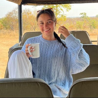 I am 22 year old professional engineer from I... Main Photo