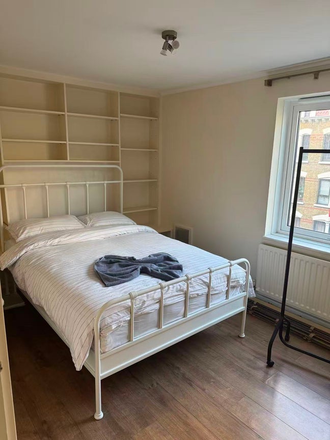 A clean up room in Chinatown Main Photo