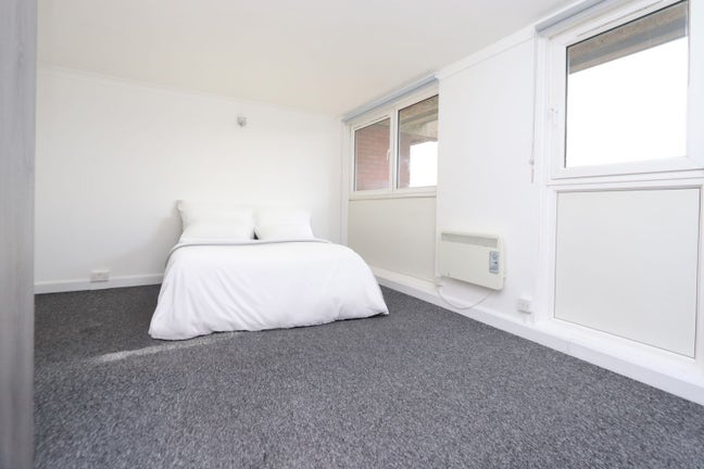 Great Deal- Beautiful Rooms Close to Northern Line Main Photo